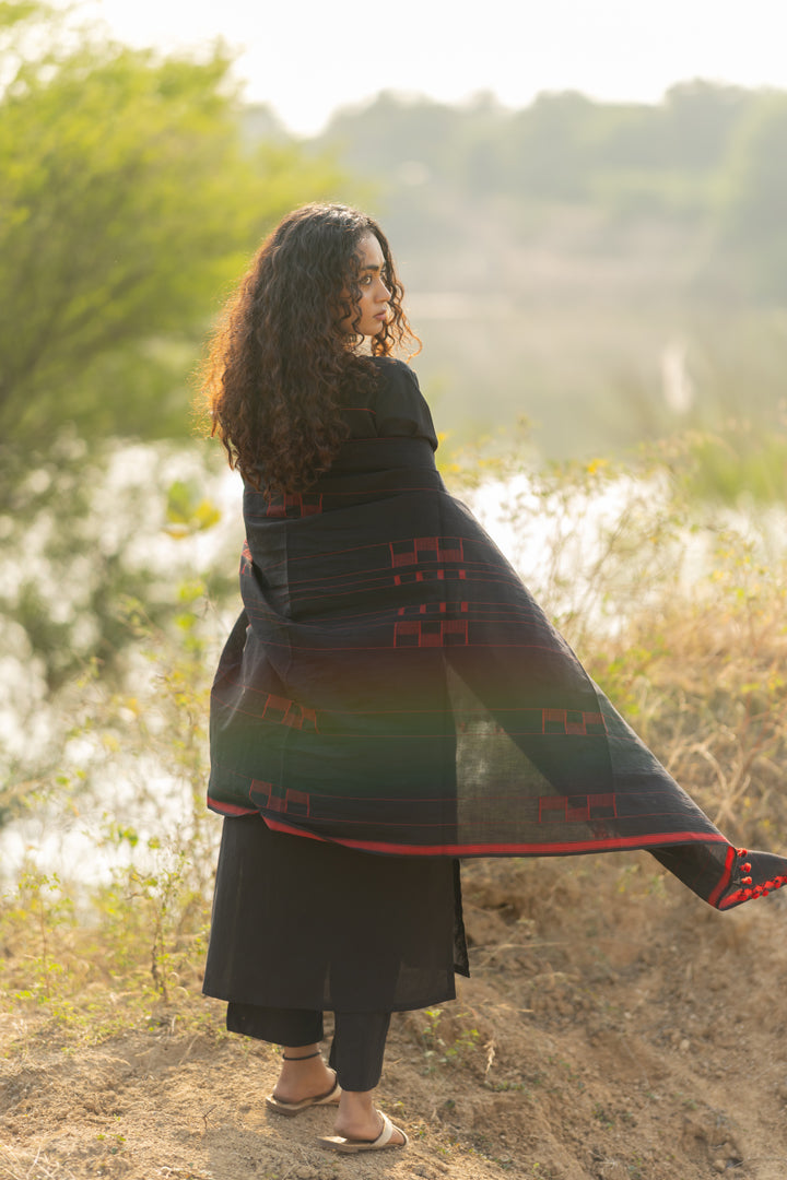 Kuro Kurta Set with Dupatta