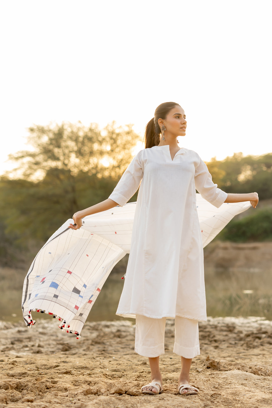 Ivory Grace Kurta Set with Jaamdani Dupatta