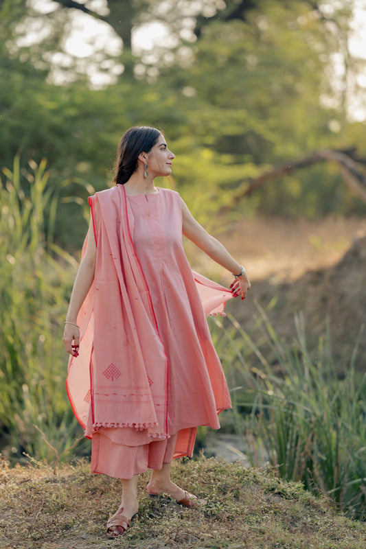 Sugar pink kurta set with jaamdani dupatta