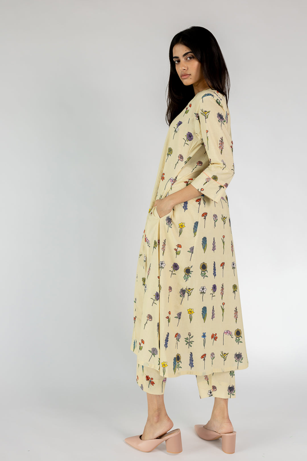 Notebook Flowers Flared Kurta Set