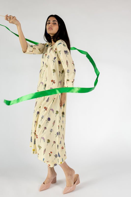 Notebook Flowers Flared Kurta Set