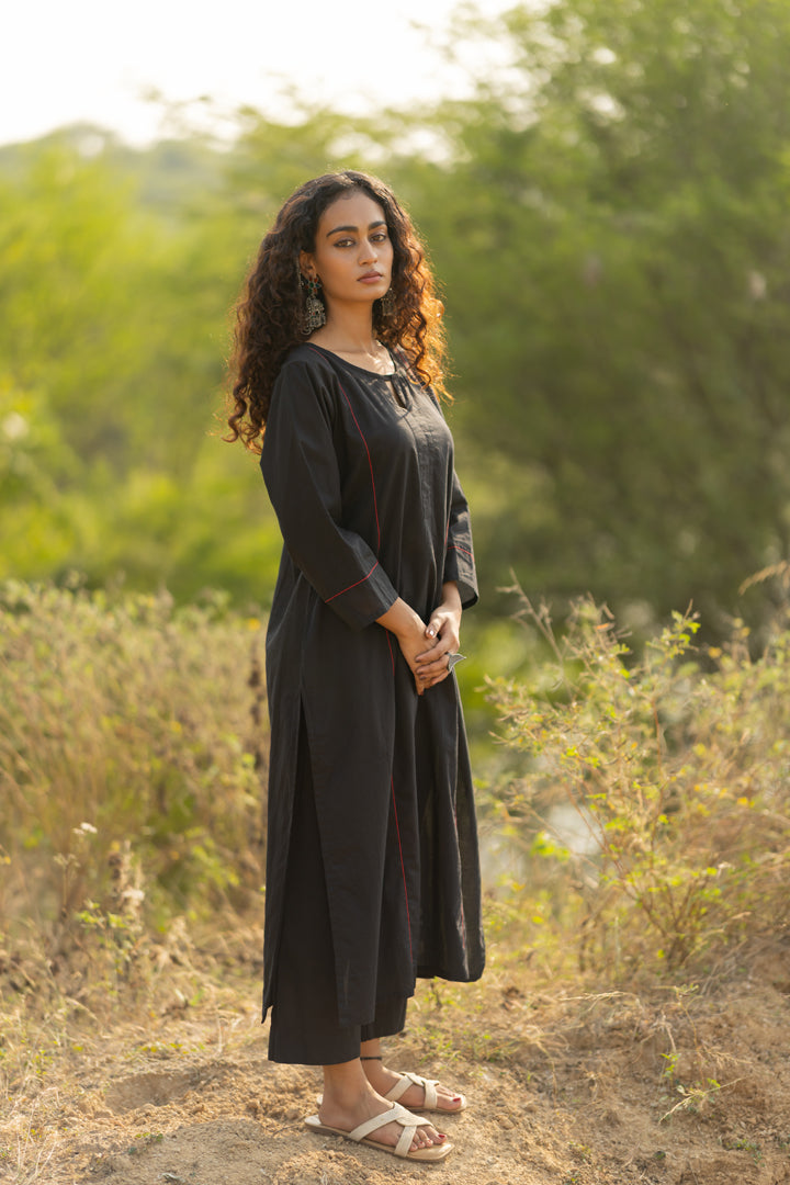 Kuro Kurta Set