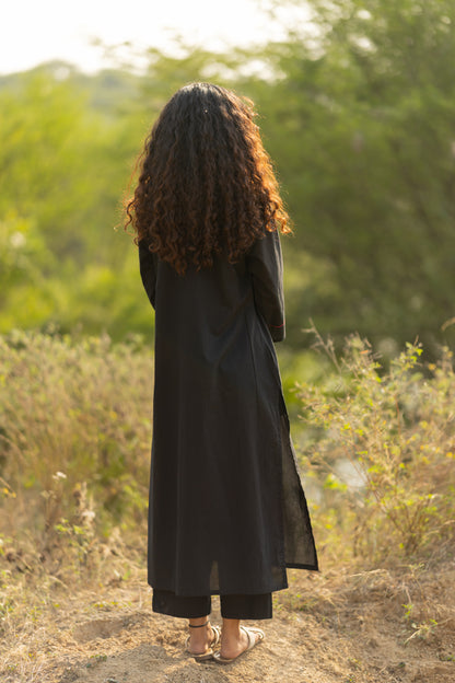 Kuro Kurta Set with Dupatta