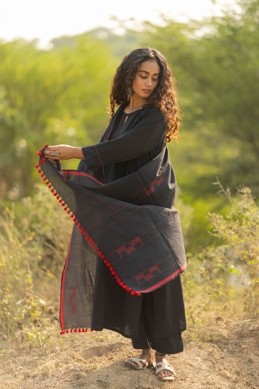 Kuro Kurta Set with Dupatta
