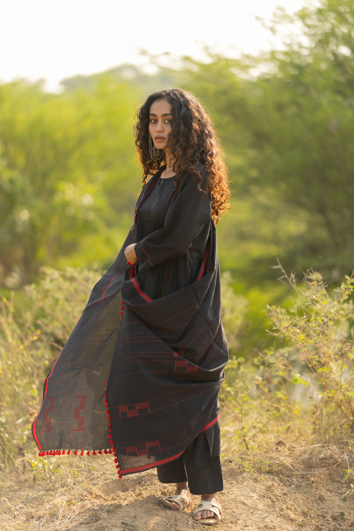 Kuro Kurta Set with Dupatta