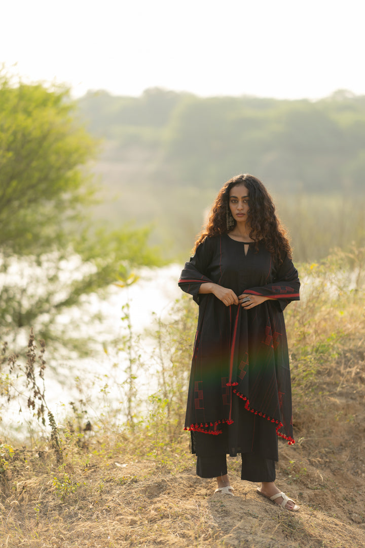 Kuro Kurta Set