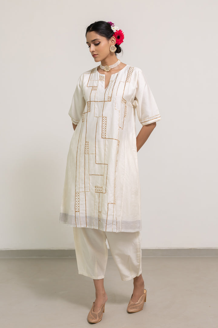 Chitrimaa Kurta and Clinched Pants Set