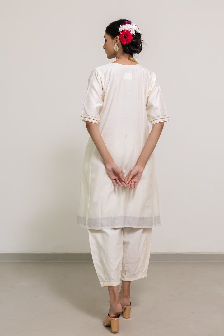 Chitrimaa Kurta and Clinched Pants Set