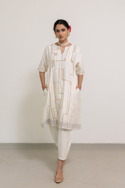 Chitrimaa Kurta and Clinched Pants Set