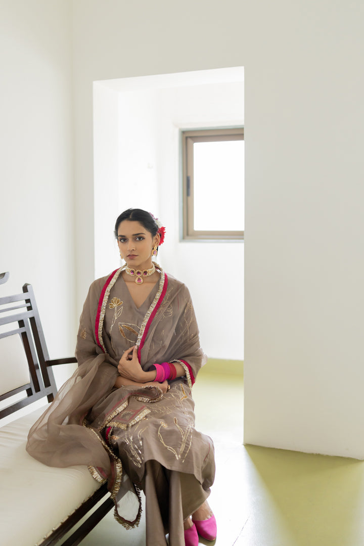 Chhayaa Embroidered Kurta Set