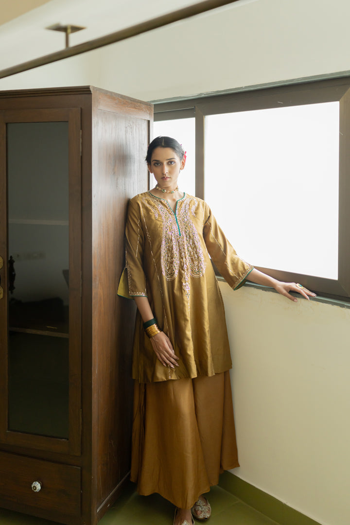 Taruni Paisely Tunic and Palazzos Set