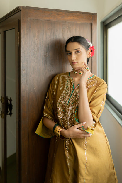 Taruni Paisely Tunic and Palazzos Set