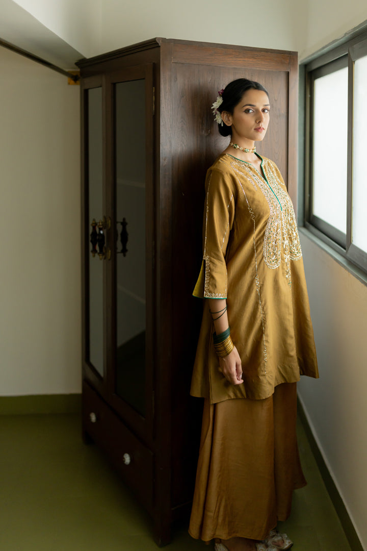 Taruni Paisely Tunic and Palazzos Set