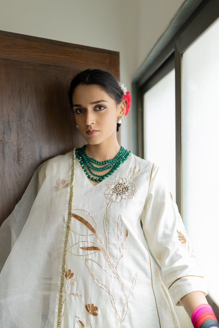 Shwetara Kurta Set with Dupatta