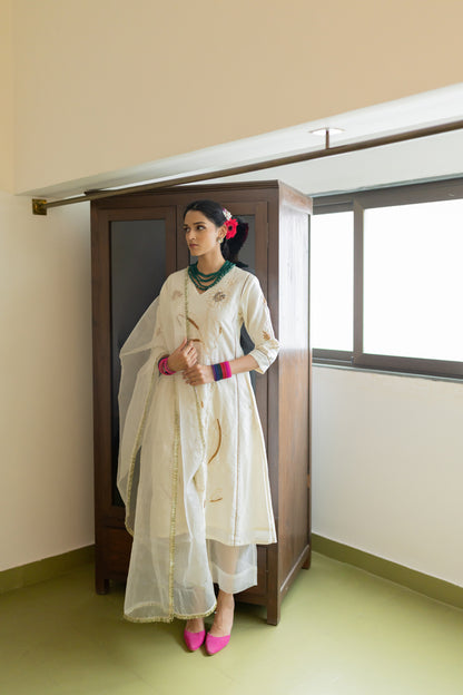 Shwetara Kurta Set with Dupatta