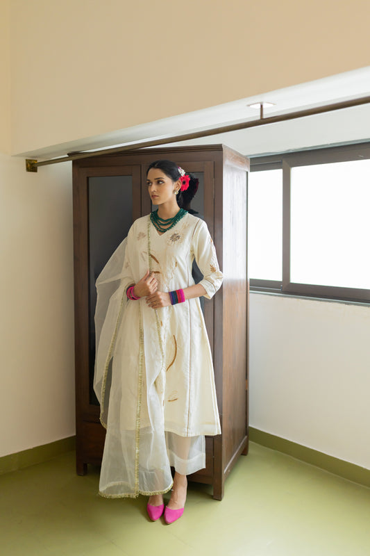 Shwetara Kurta Set with Dupatta