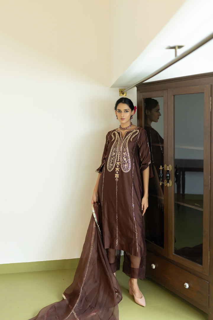 Dhaaraa Paisely Kurta Set with Dupatta