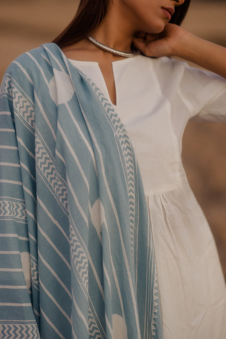 Crisp white kurta set with Aqua blue Printed Dupatta