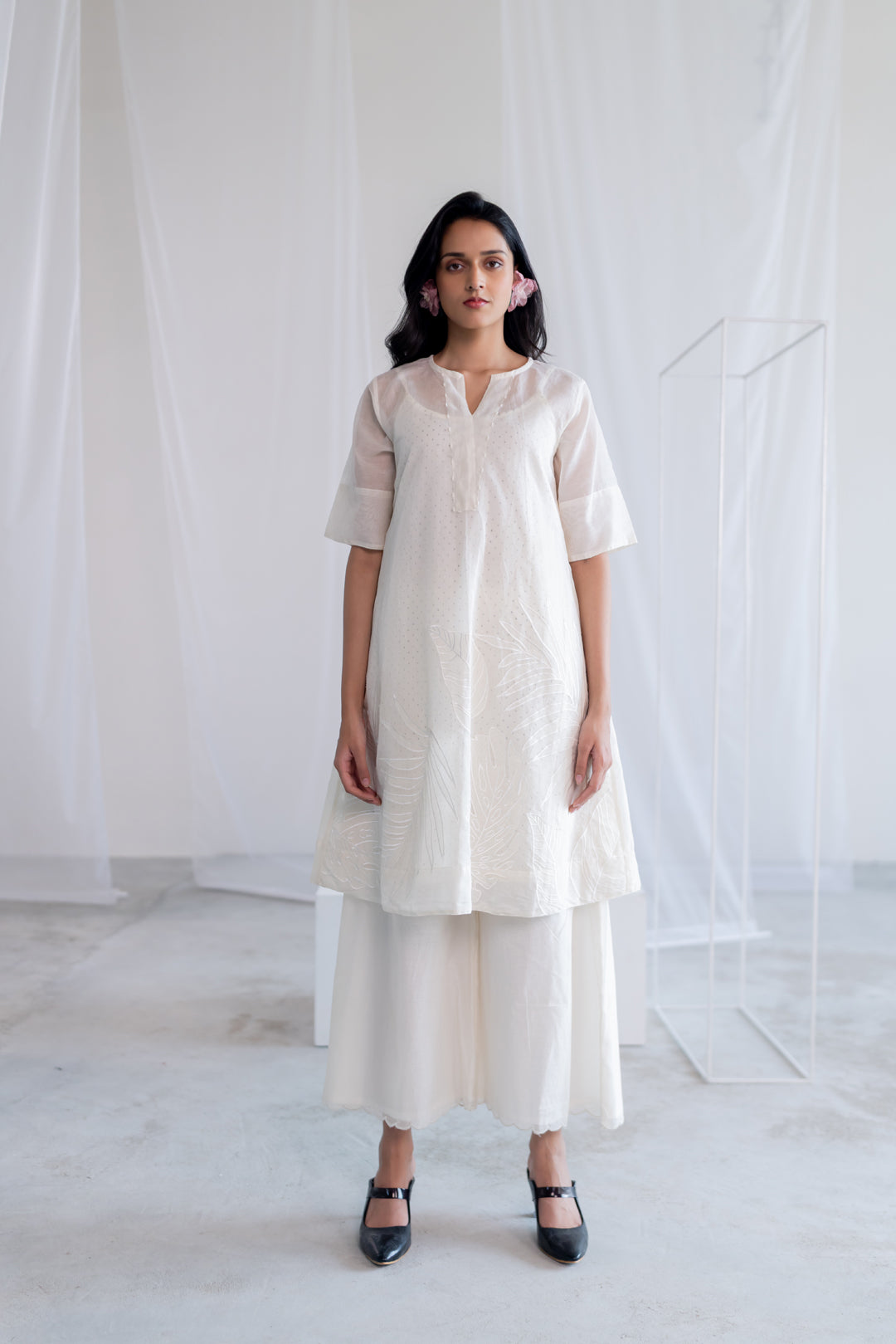 Vanilla Foliage Applique Kurta Set