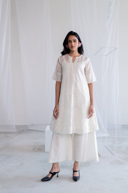 Vanilla Foliage Applique Kurta Set