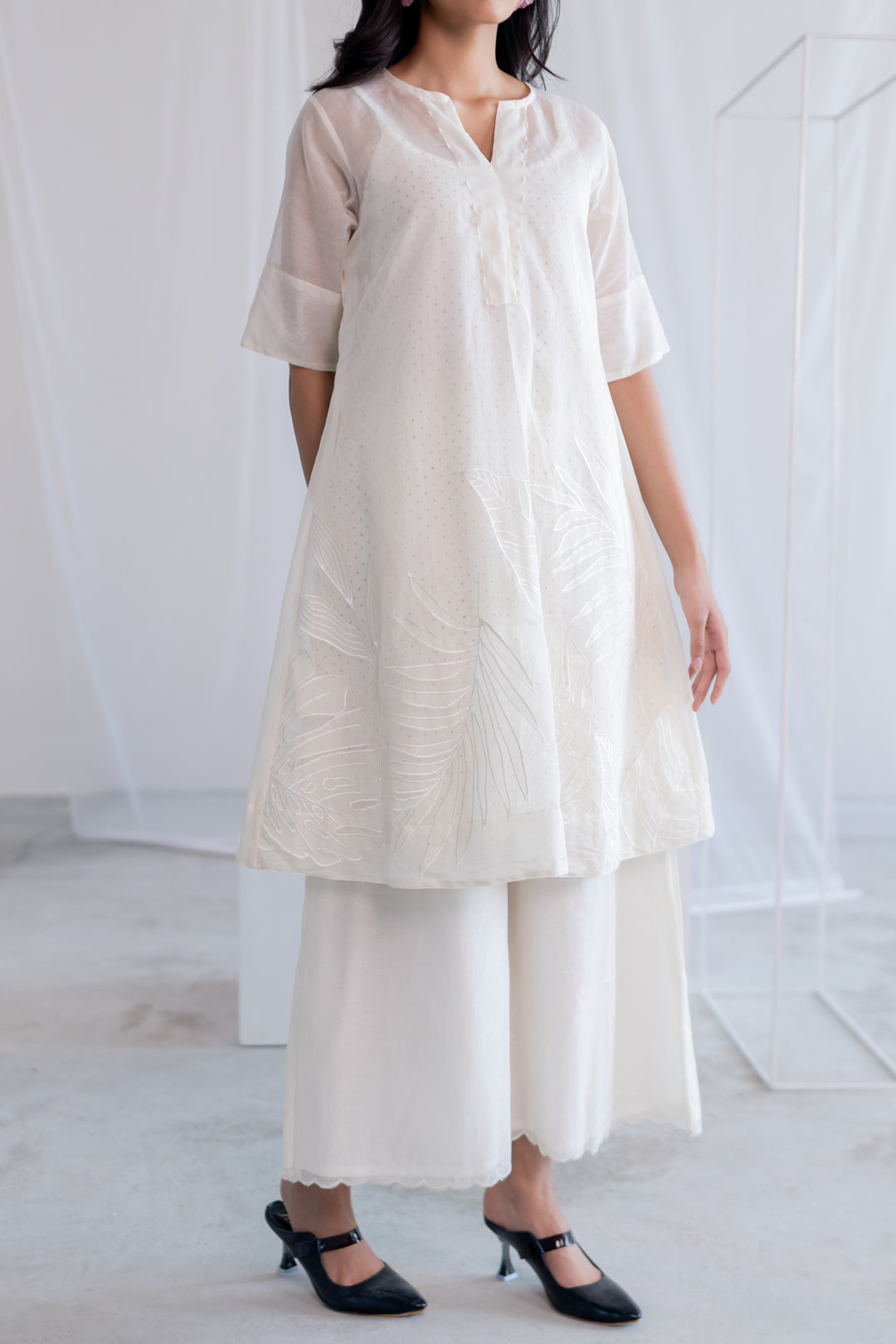 Vanilla Foliage Applique Kurta Set
