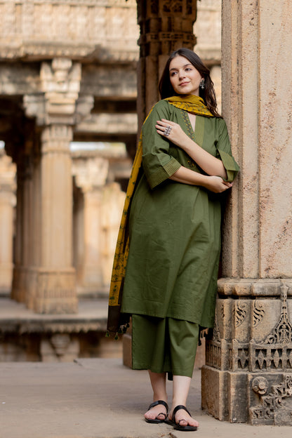 Kutch Green Kurta Set with Mustard Ajrakh Dupatta
