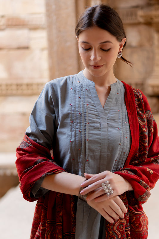 Grey Dune Kurta Set with Maroon Ajrakh Dupatta