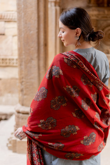 Grey Dune Kurta Set with Maroon Ajrakh Dupatta