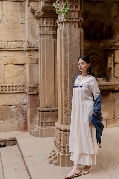 Mandvi Salt Kurta Set with Indigo Ajrakh Dupatta