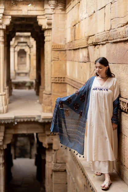 Mandvi Salt Kurta Set with Indigo Ajrakh Dupatta