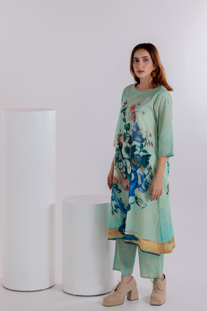 Still LIfe Vase Kurta