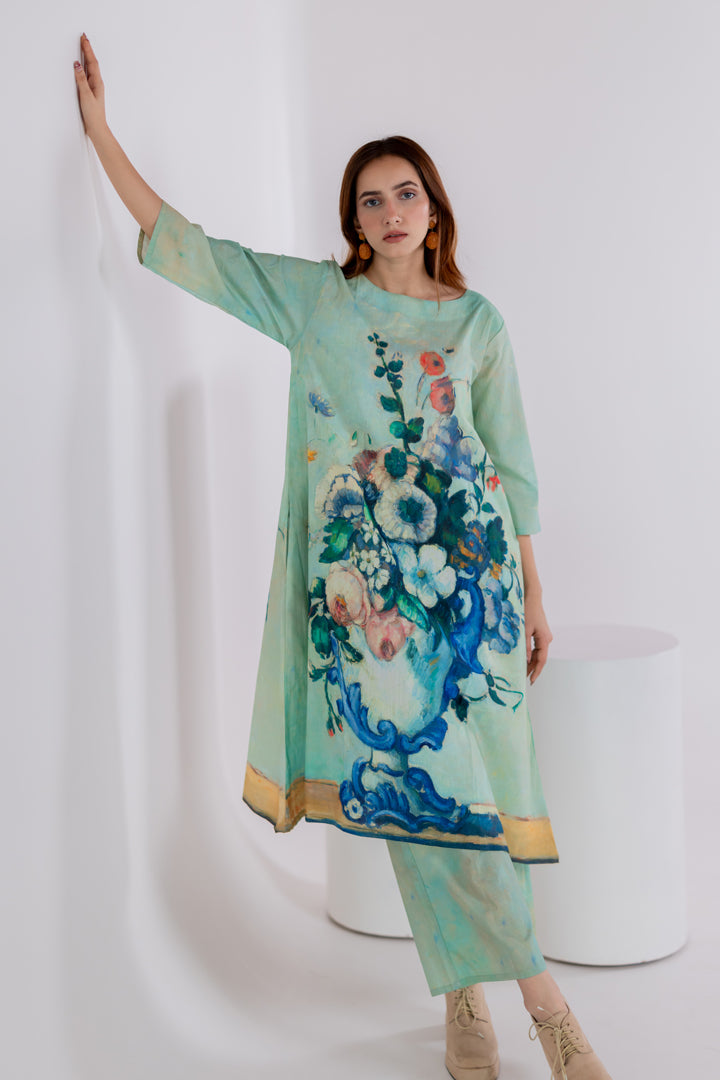 Still LIfe Vase Kurta