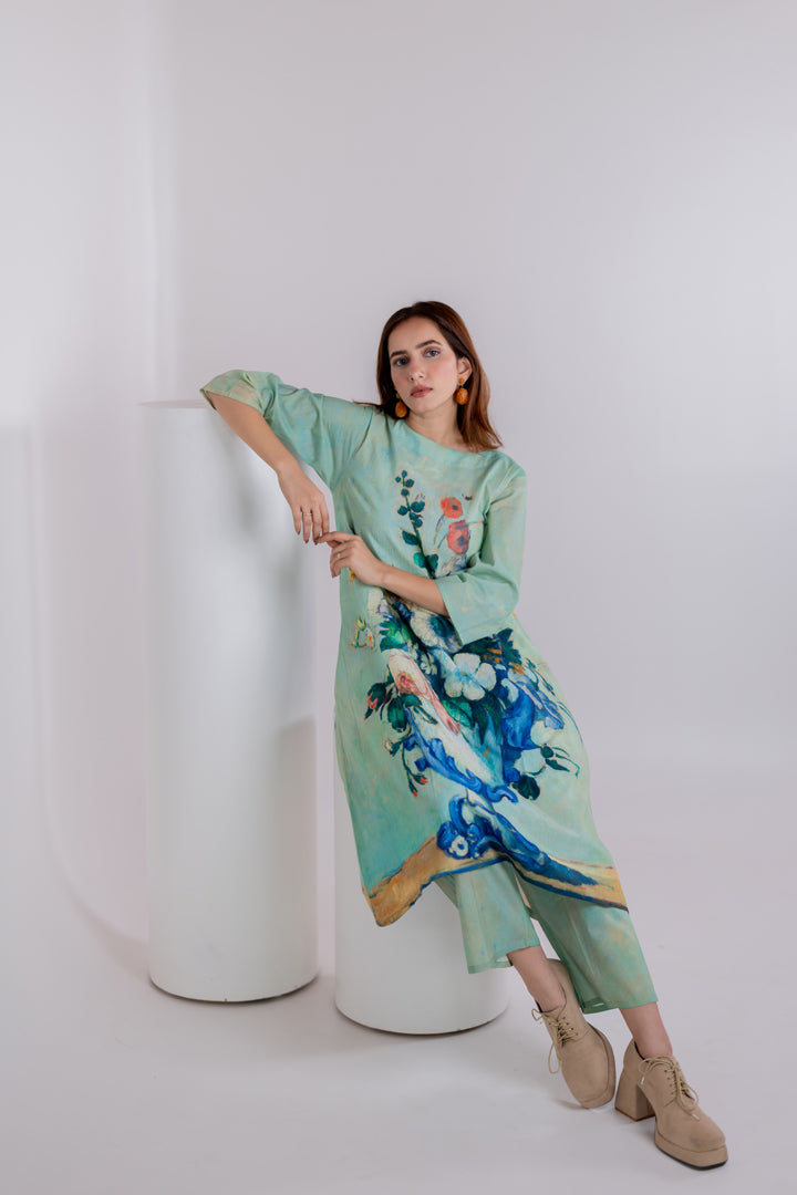 Still LIfe Vase Kurta