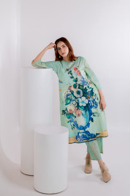 Still LIfe Vase Kurta