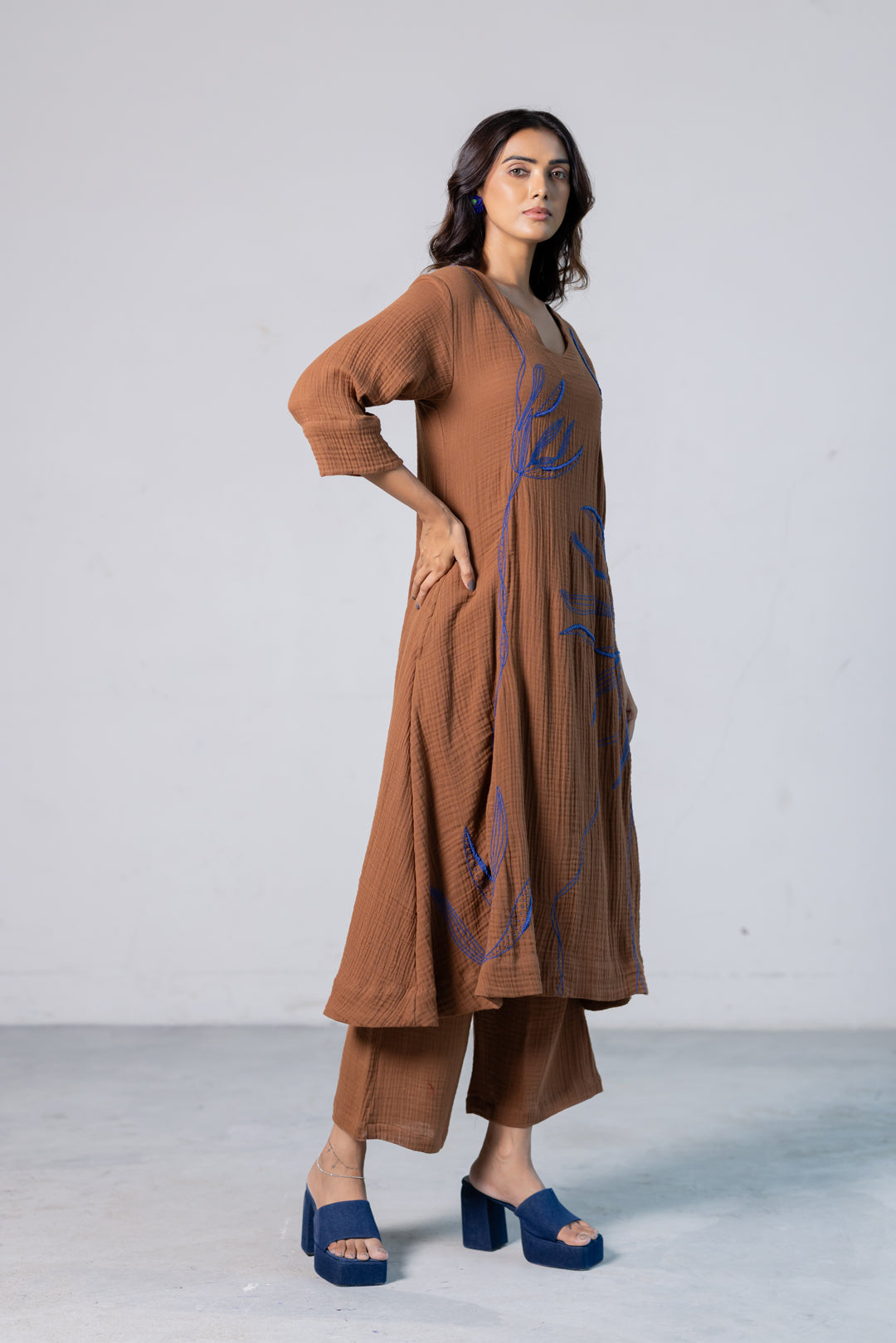 Cinnamon Leaf Embroidered Set