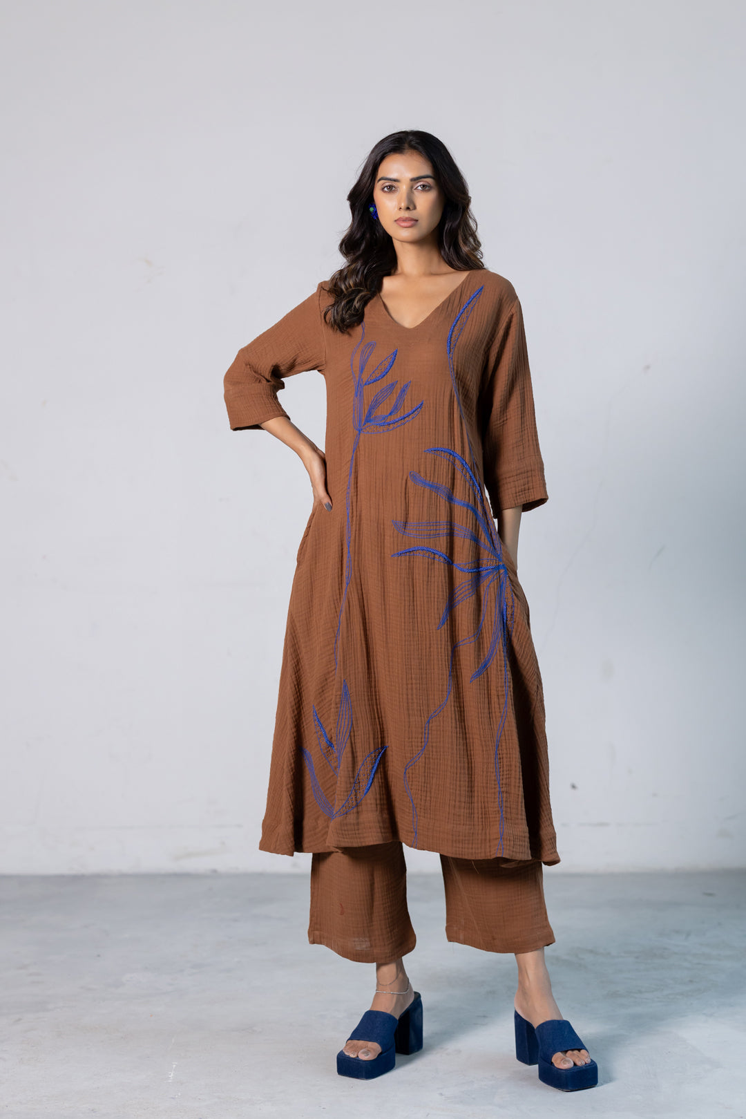 Cinnamon Leaf Embroidered Set
